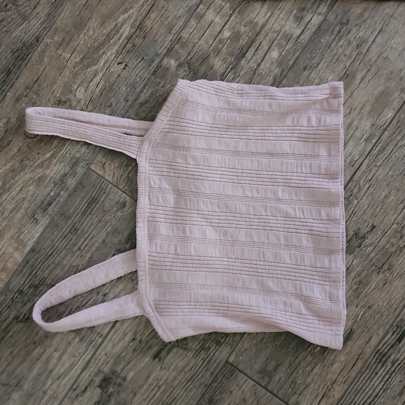 American Eagle lot of 4 tops small. One nwt - Picture 4 of 5